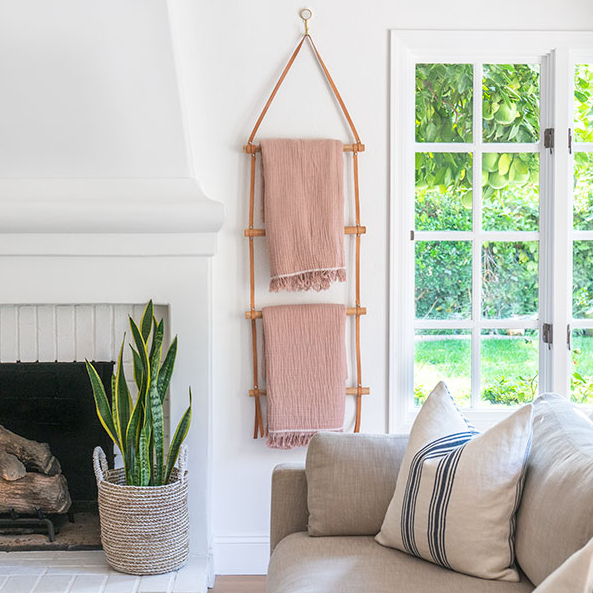 Hanging blanket ladder 2025